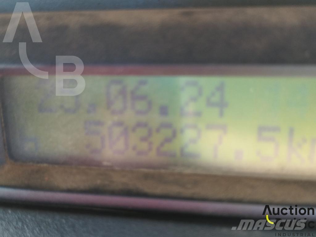 Iveco 260 E44 Tipper trucks