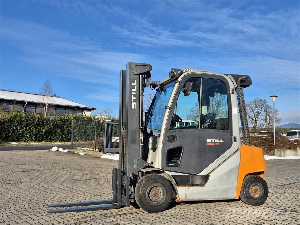 Still RX70-25 Diesel trucks