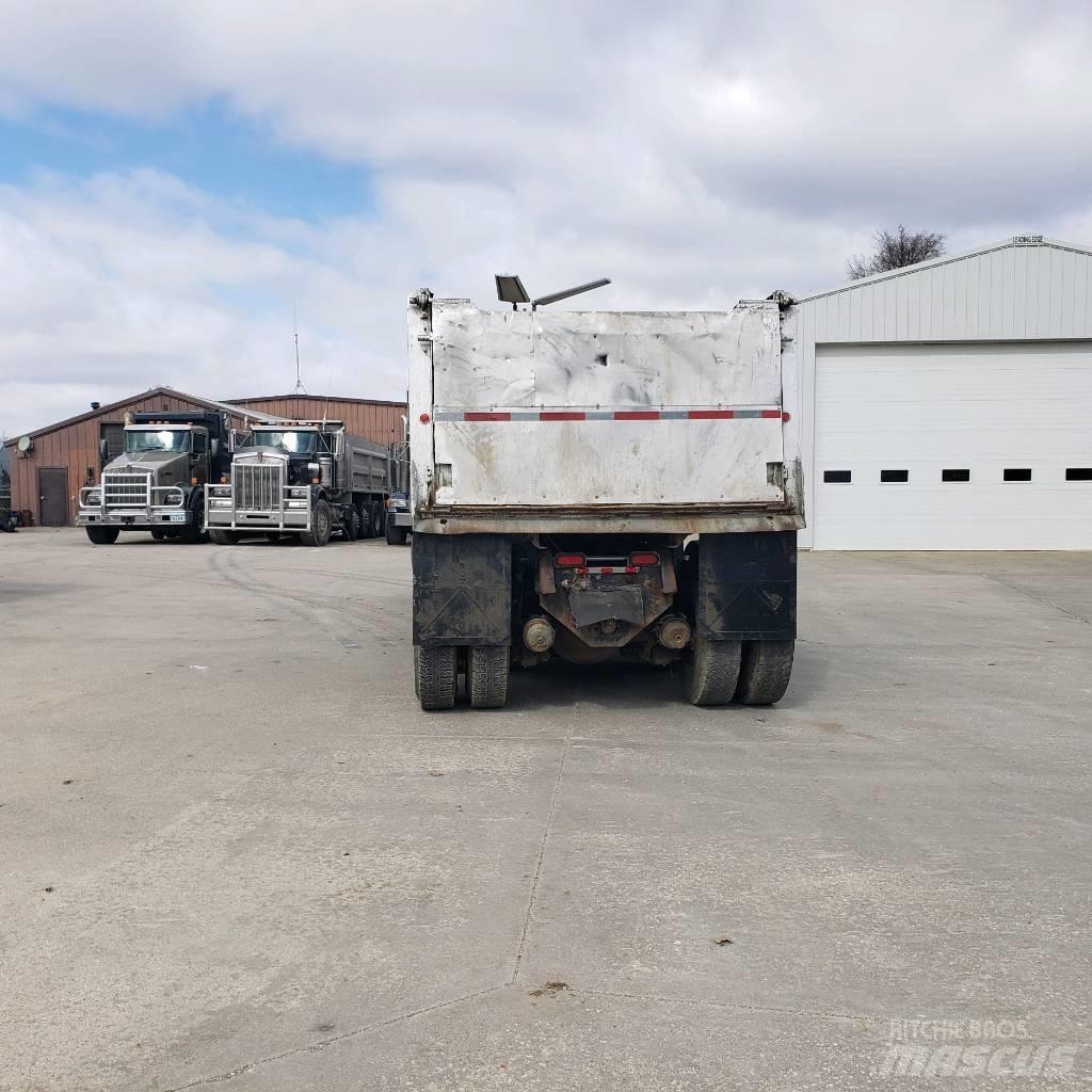 Ford L 9000 Tipper trucks