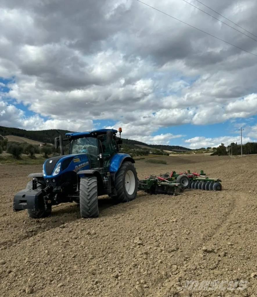 New Holland T 7.225 Tractors