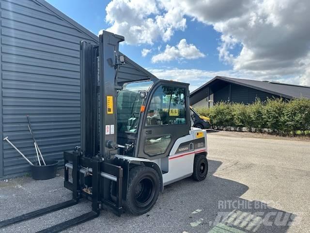 Nissan F50Y Diesel trucks