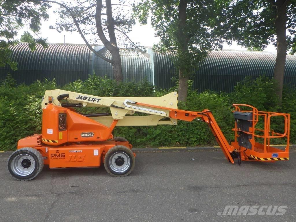 JLG M450AJ Articulated boom lifts