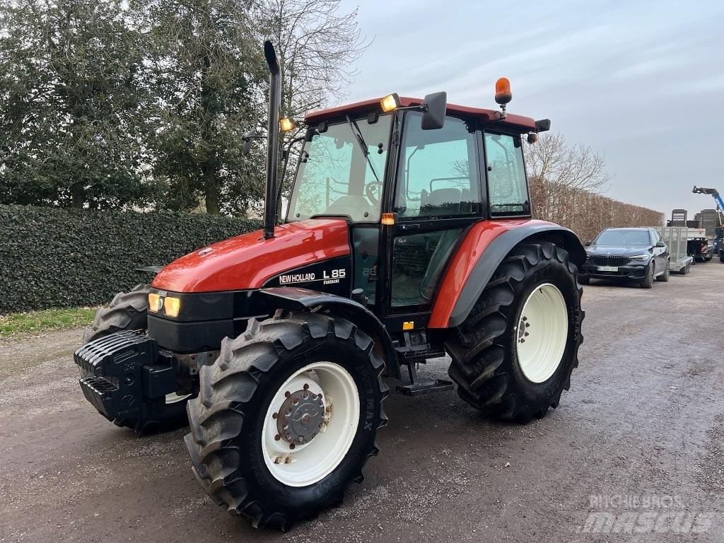 New Holland L 85 DT Tractors