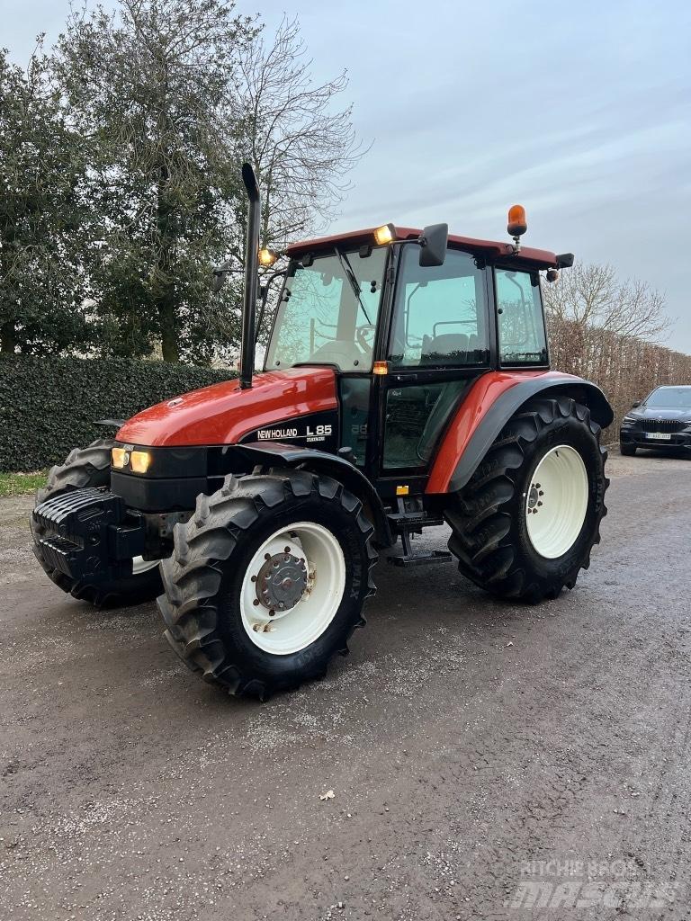 New Holland L 85 DT Tractors