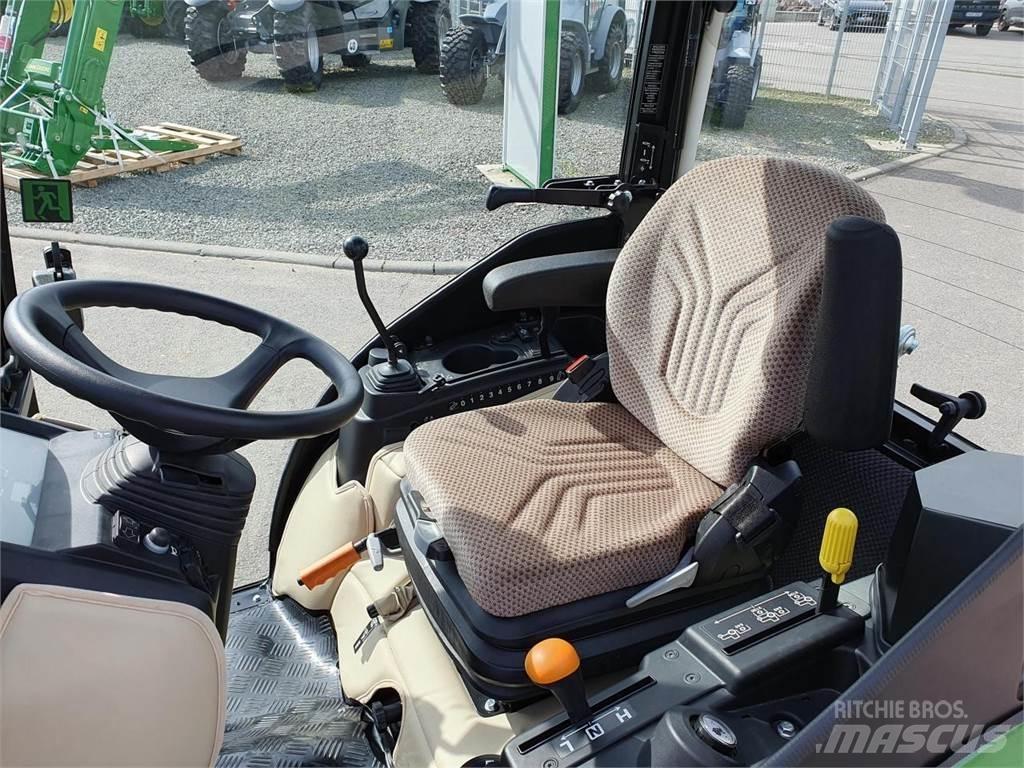 John Deere 2026R Compact tractors