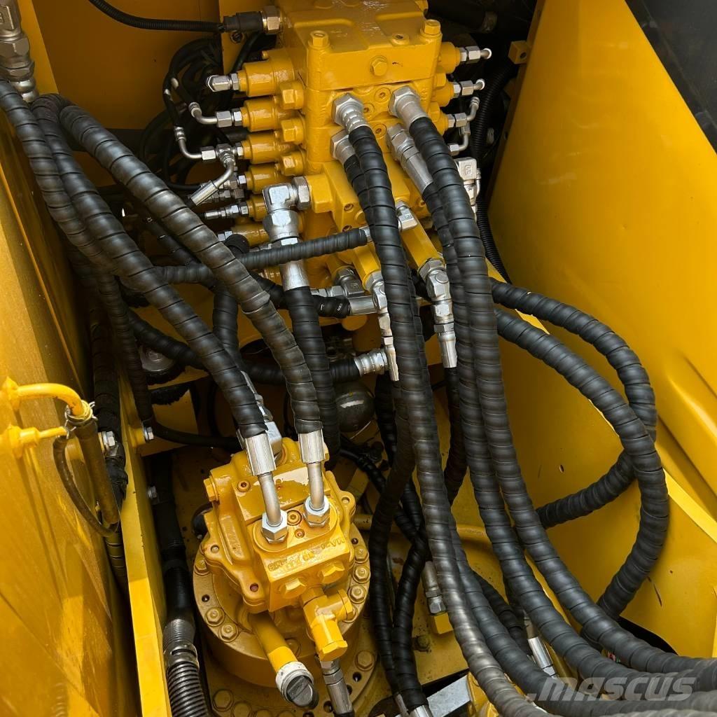 Komatsu 110 Crawler excavators