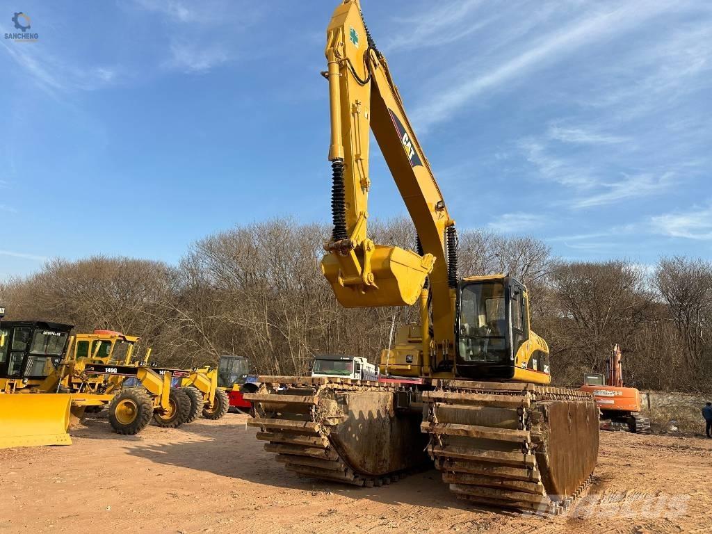 CAT 320CL Amphibious Excavators