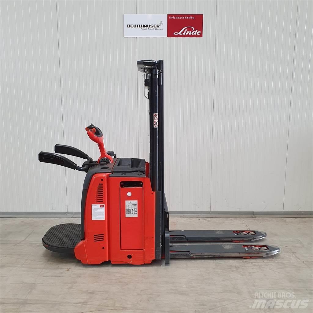 Linde D12AP Pedestrian stacker