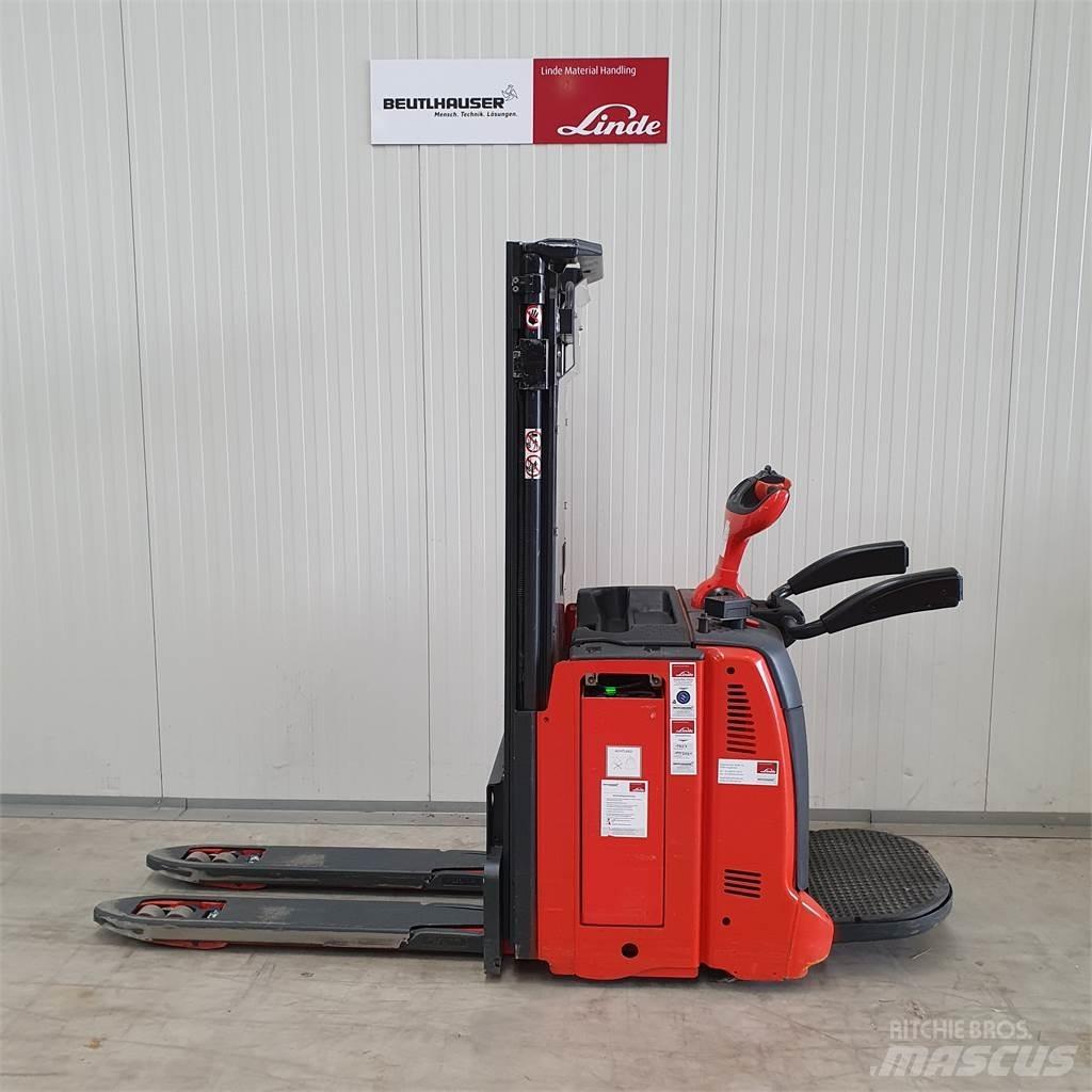 Linde D12AP Pedestrian stacker