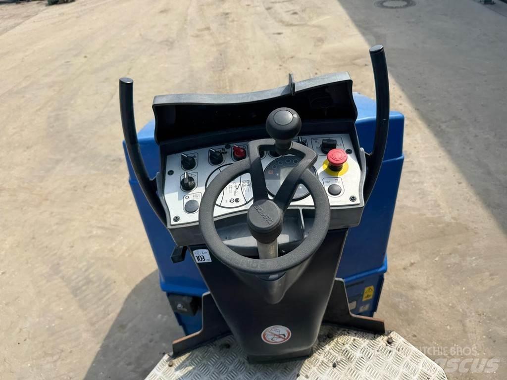 Bomag BW 100 AD-5 Twin drum rollers