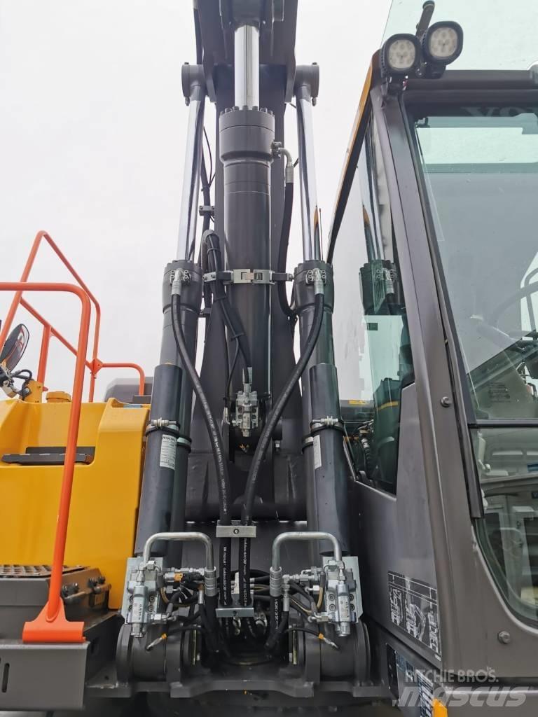 Volvo EW160E Wheeled excavators