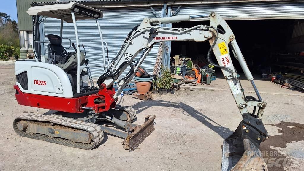 Takeuchi TB 225 Mini excavators < 7t (Mini diggers)