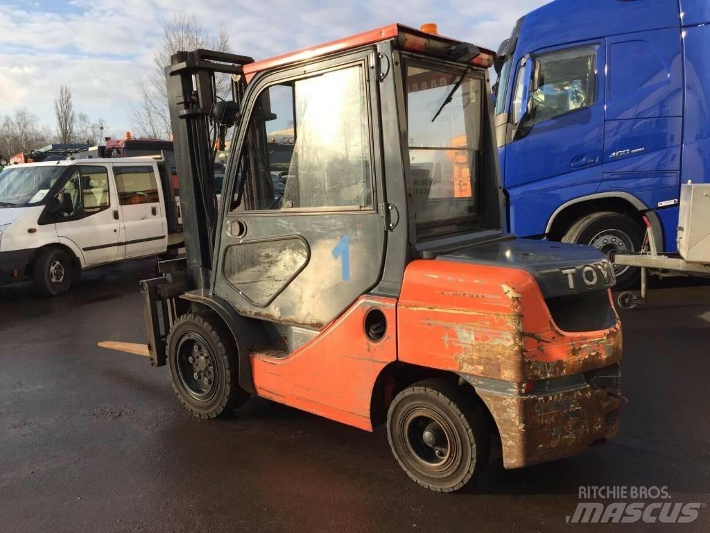 Toyota 02-8 FD JF 35 Diesel trucks