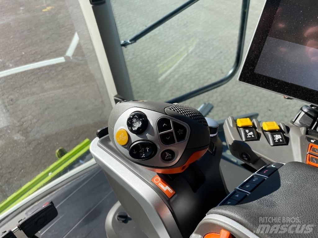 CLAAS Lexion 6700 Combine harvesters