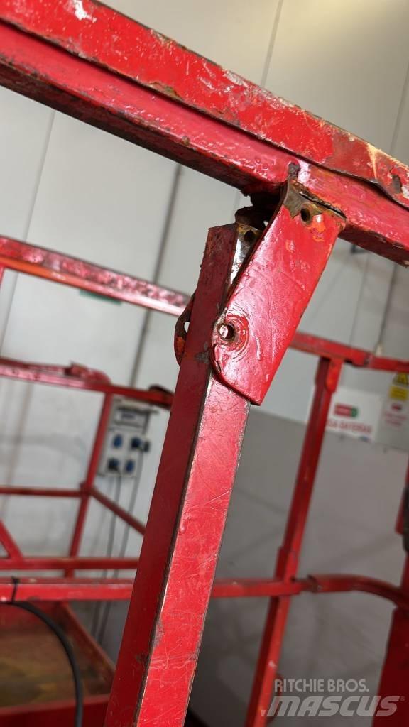 JLG 2030 ES Scissor lifts