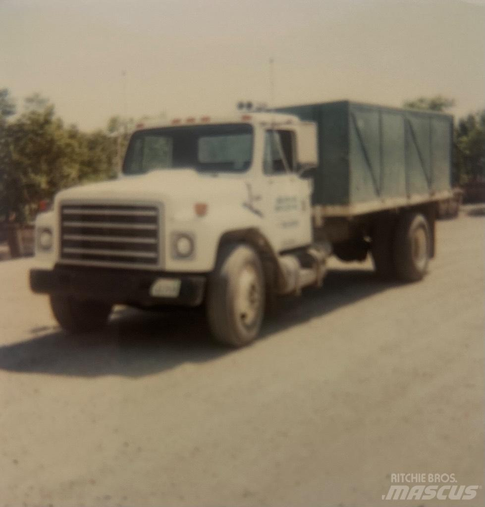 International S 1900 Tipper trucks