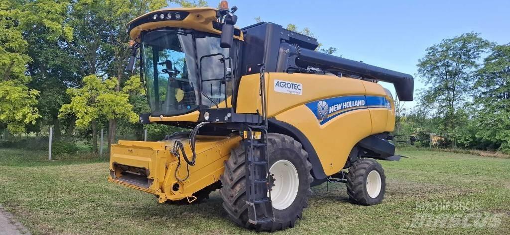 New Holland CX6.90 Combine harvesters