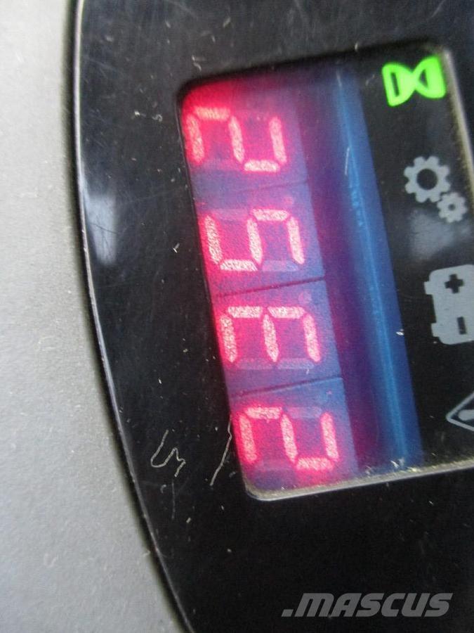 Toyota LPE250 Low lift with platform