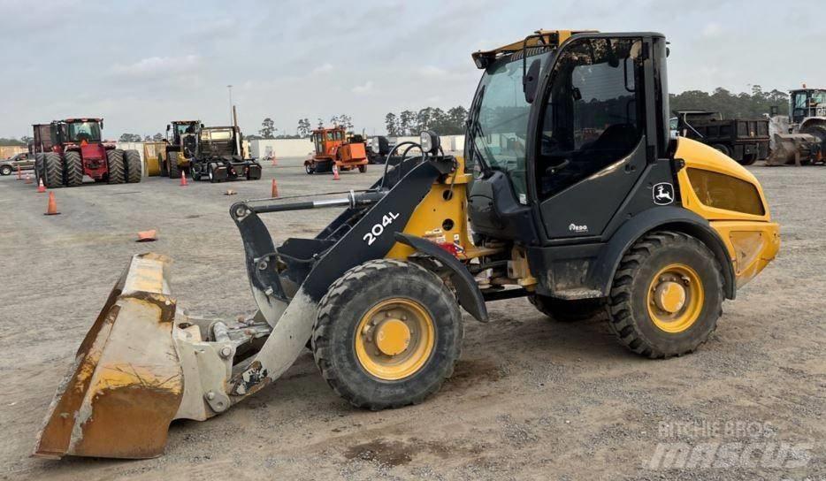 John Deere 204L Wheel loaders