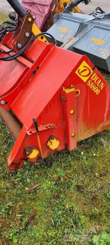  Dunn 800 Sand and salt spreaders
