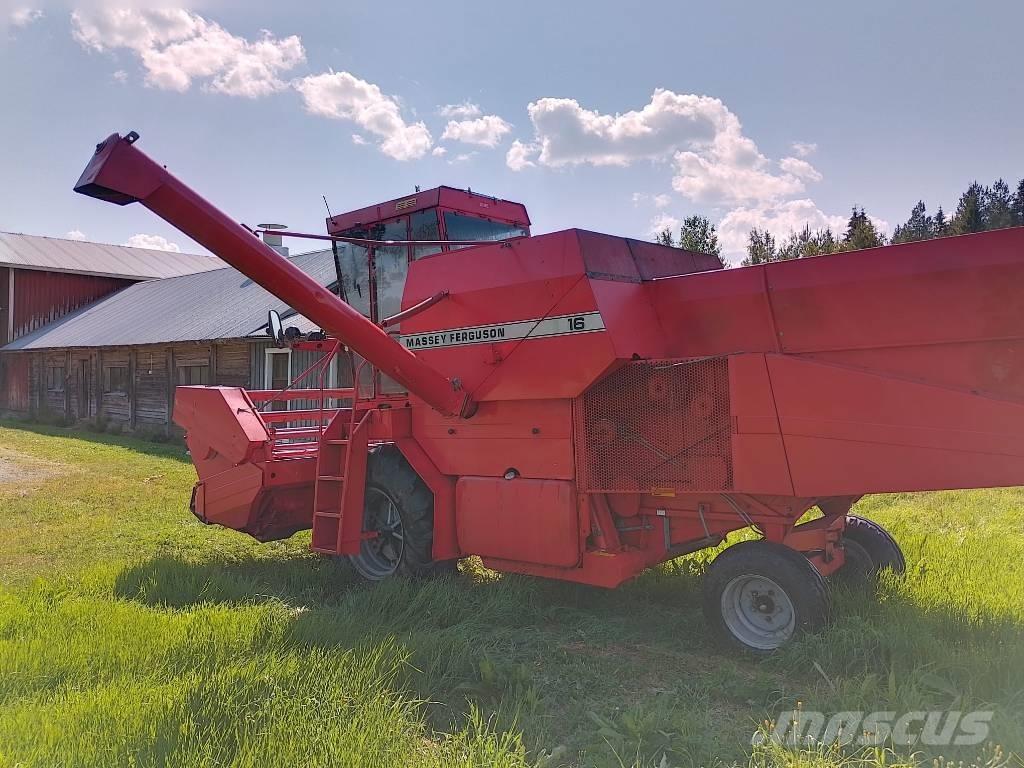 Massey Ferguson 16 Combine harvesters