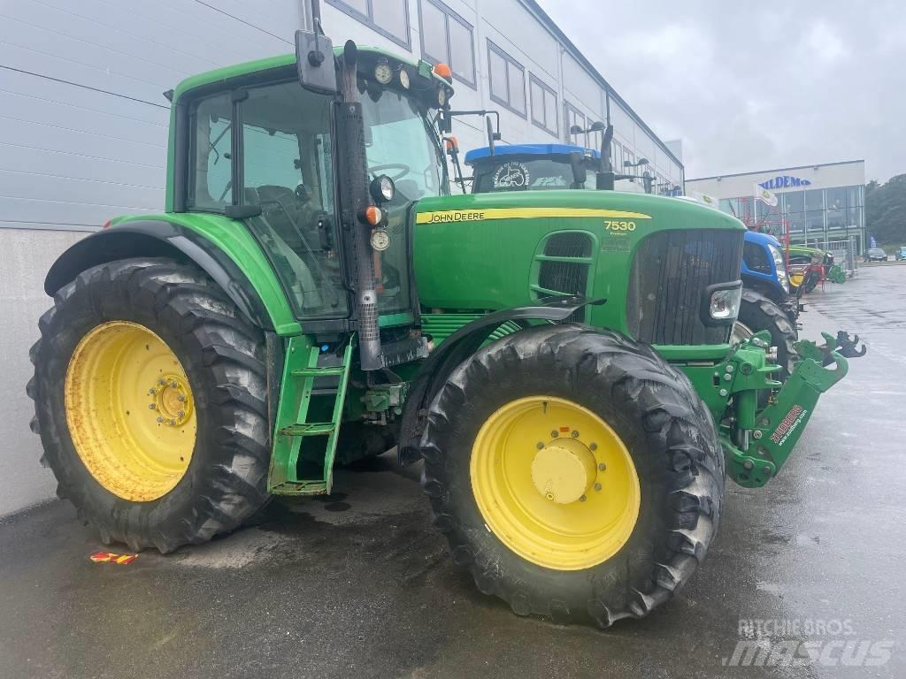 John Deere 7530 Tractors