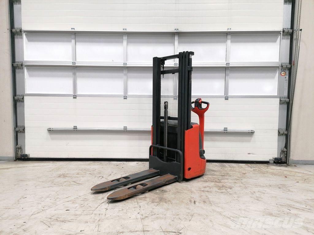 Linde L10 Pedestrian stacker
