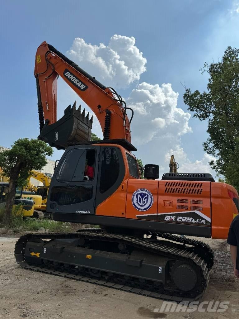 Doosan DX 225 LCA Mini excavators  7t - 12t