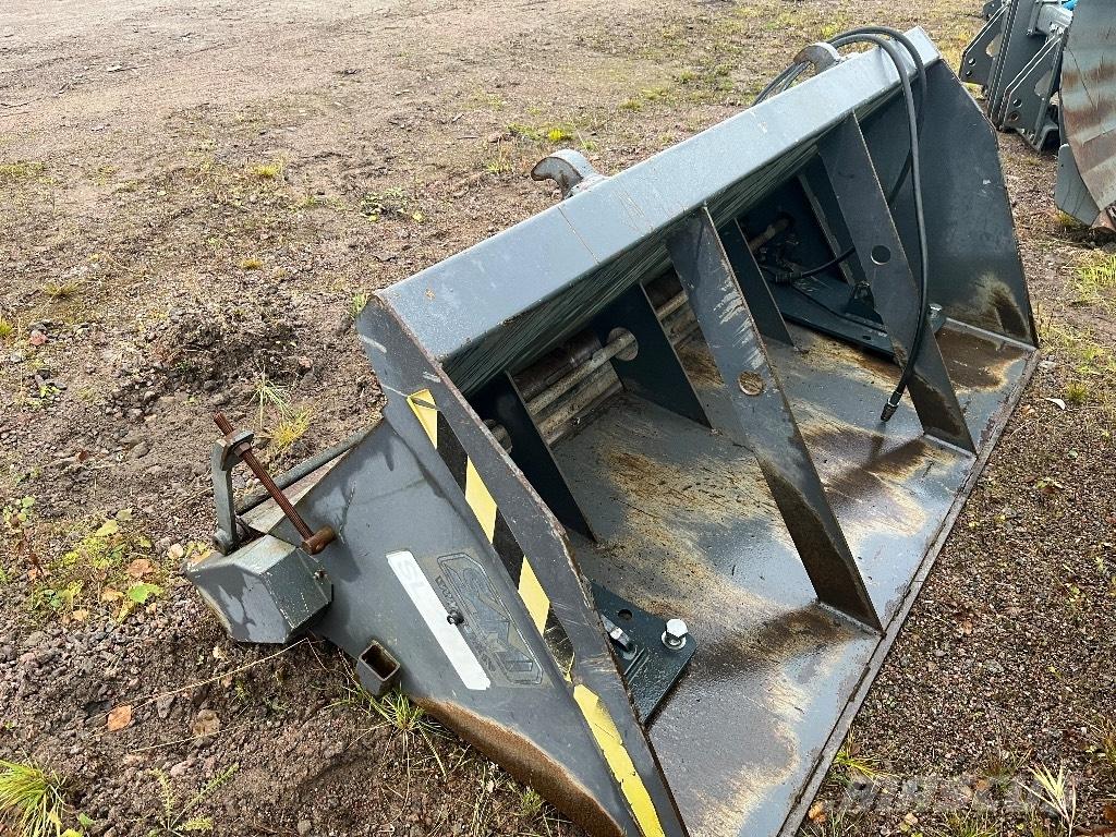 Sami 2000 Sand and salt spreaders