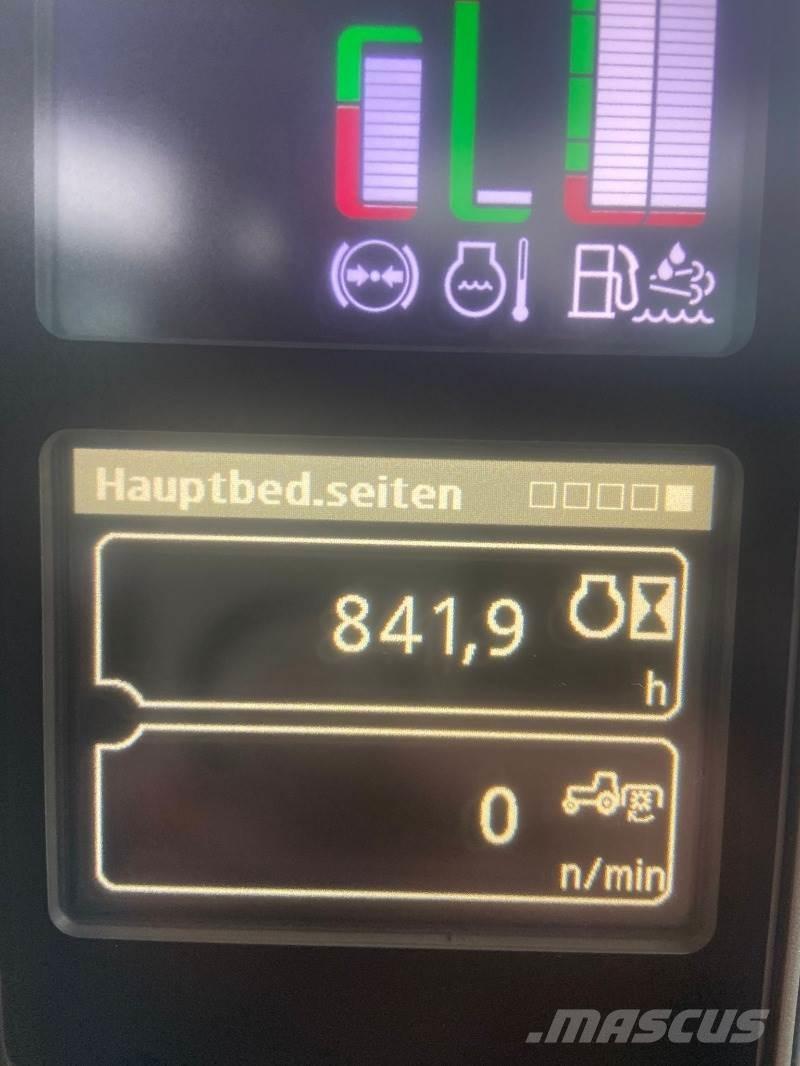 John Deere 6120M Tractors