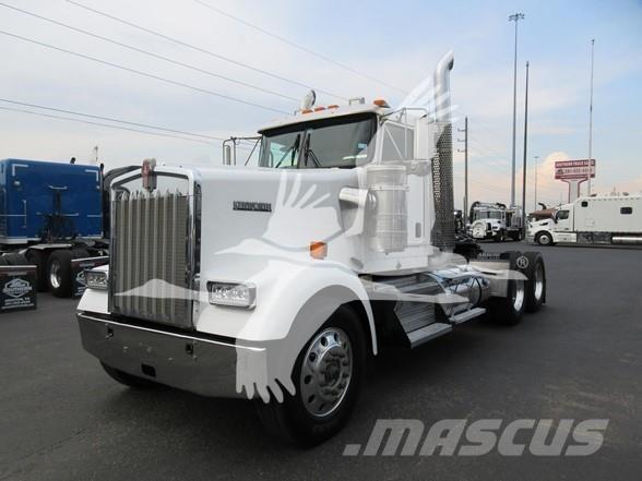 Kenworth W900L Prime Movers