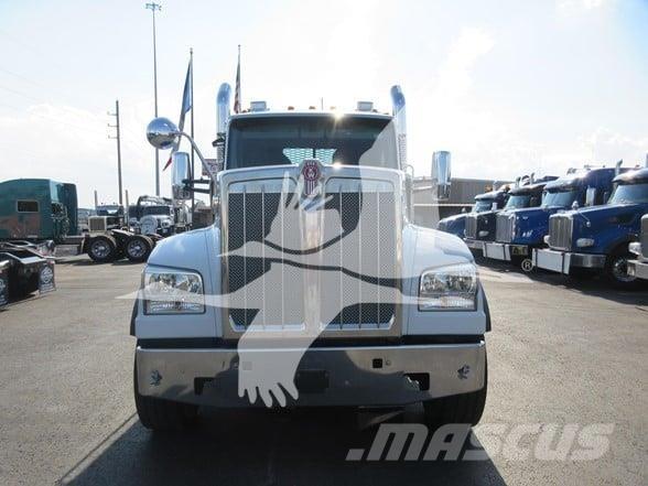 Kenworth W990 Prime Movers