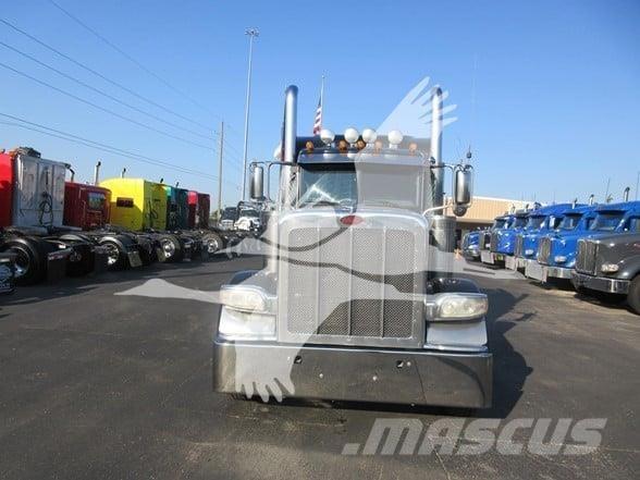 Peterbilt 389 Prime Movers