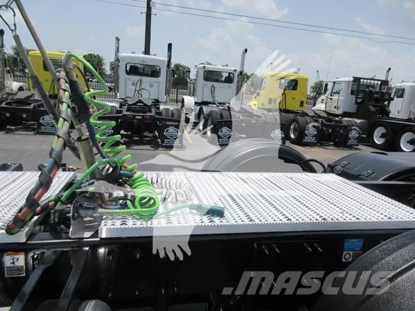 Peterbilt 567 Prime Movers