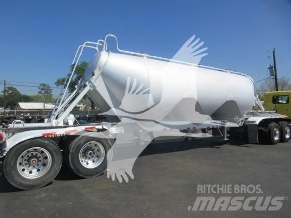 Polar 1000 GAL Tanker semi-trailers