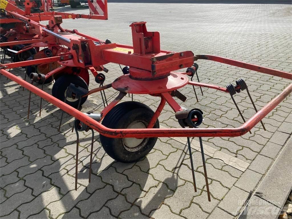 Kuhn GF 8702 Rakes and tedders