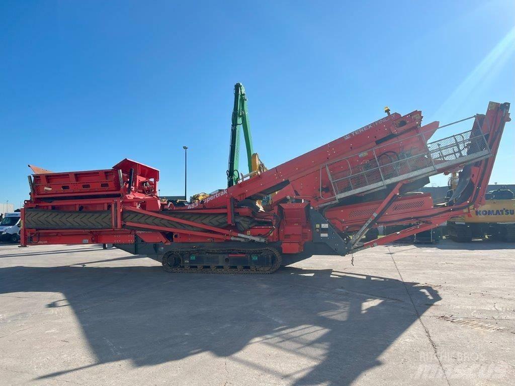 Finlay 683 SuperTrak Screeners