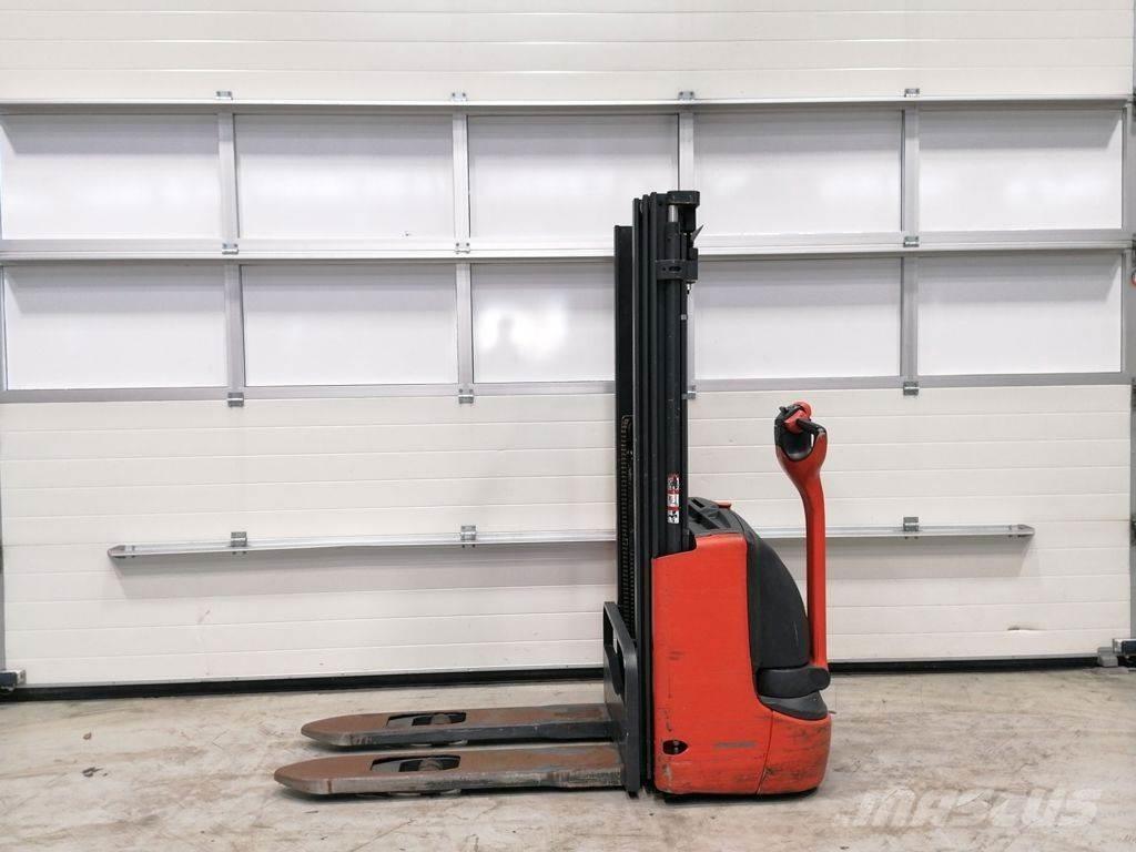 Linde L10 Pedestrian stacker