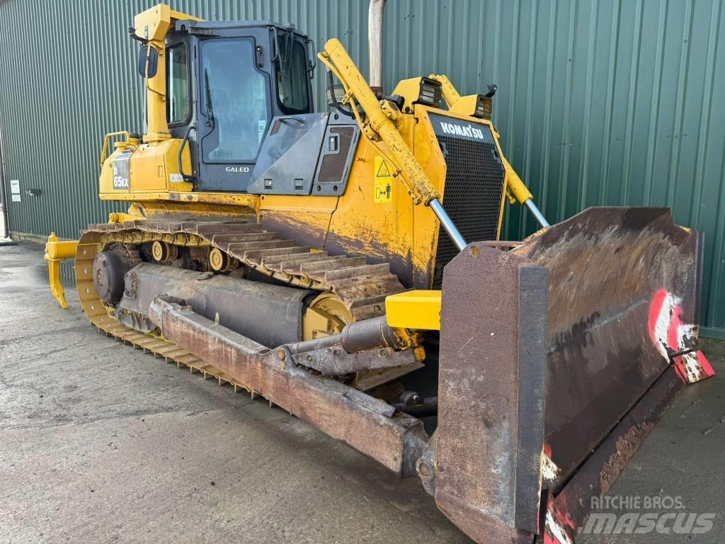 Komatsu D65EX-15 Crawler dozers