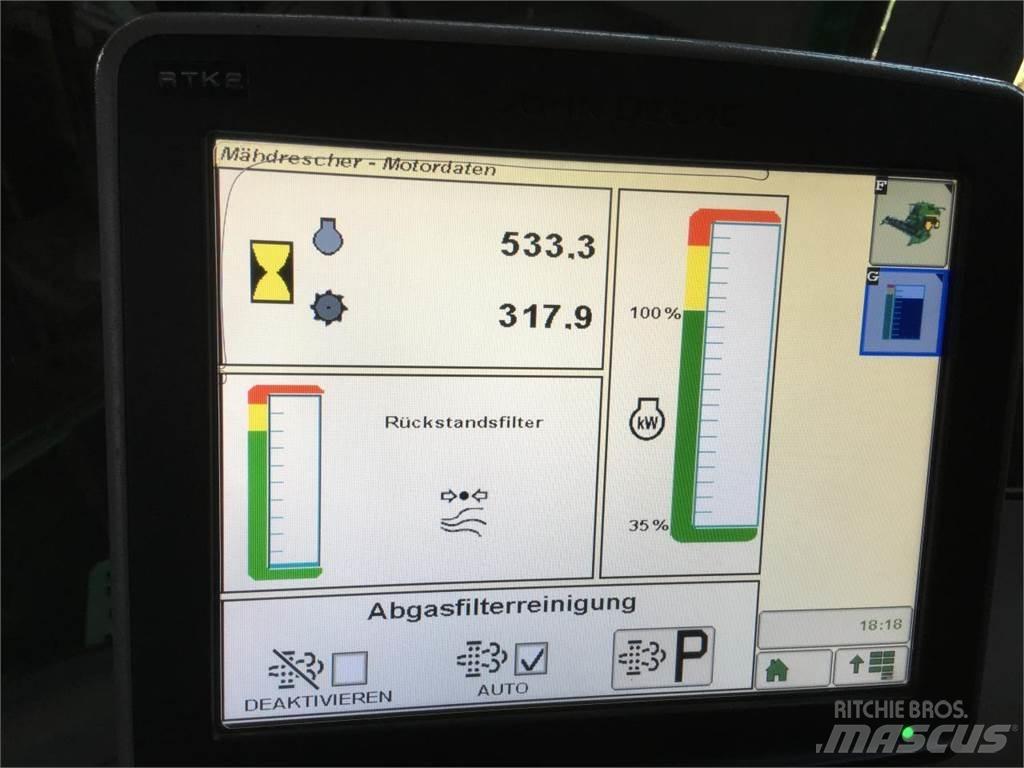 John Deere S685 Combine harvesters