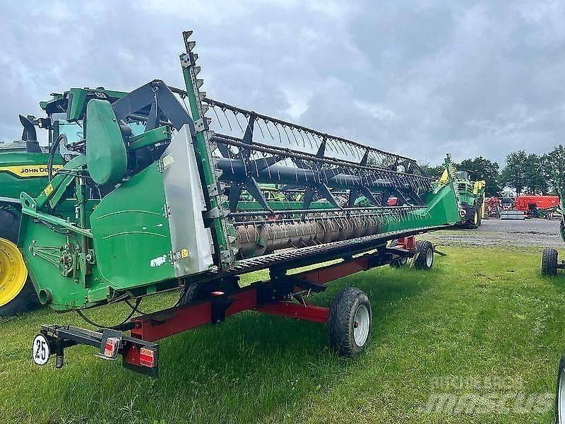 John Deere 622R Combine harvester heads