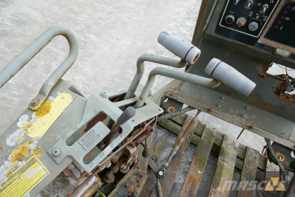 CAT 6T-3309 Cabins and interior