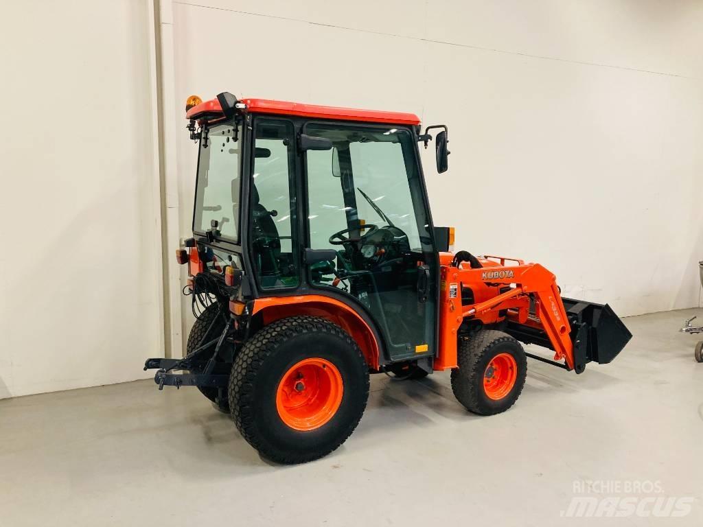 Kubota B2530 Compact tractors
