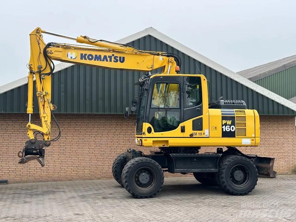 Komatsu PW160-8 Wheeled excavators