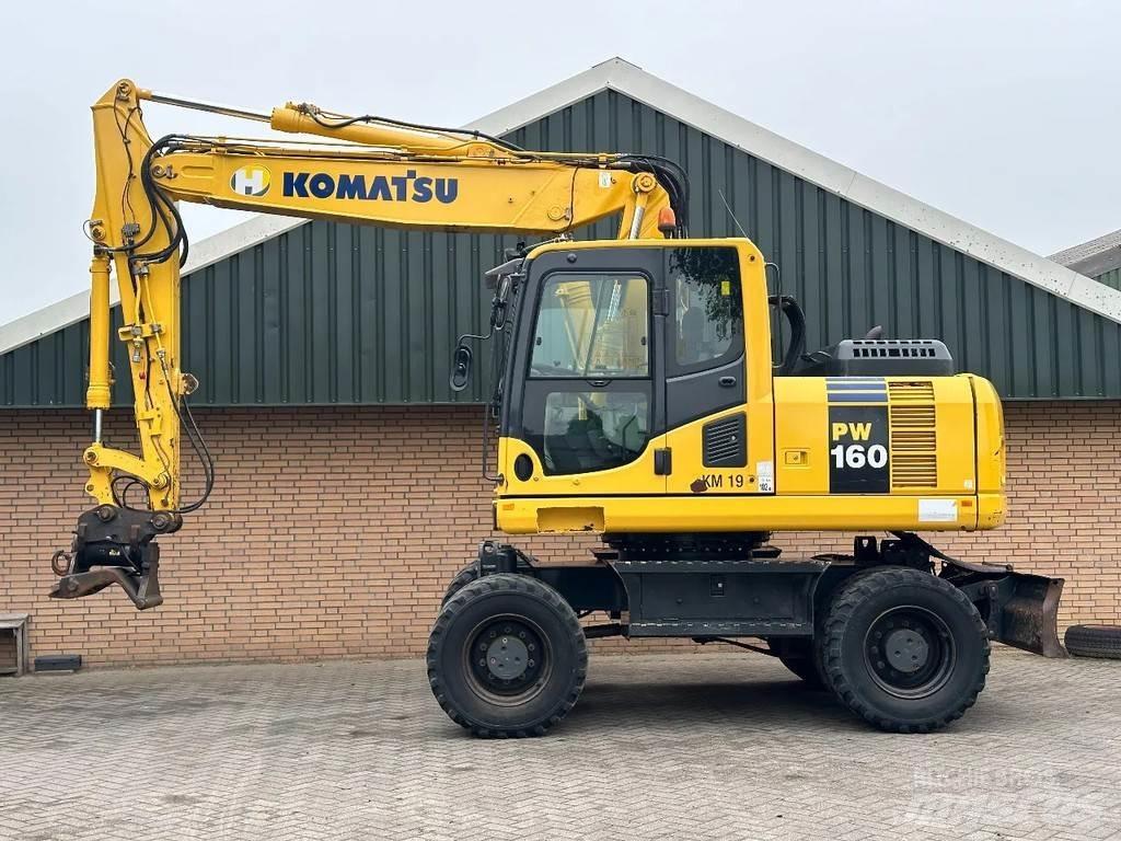 Komatsu PW160-8 Wheeled excavators