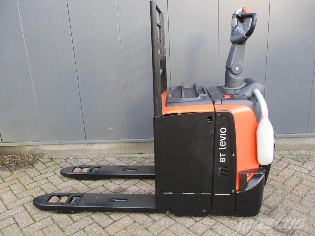 Toyota LPE250 Low lift with platform