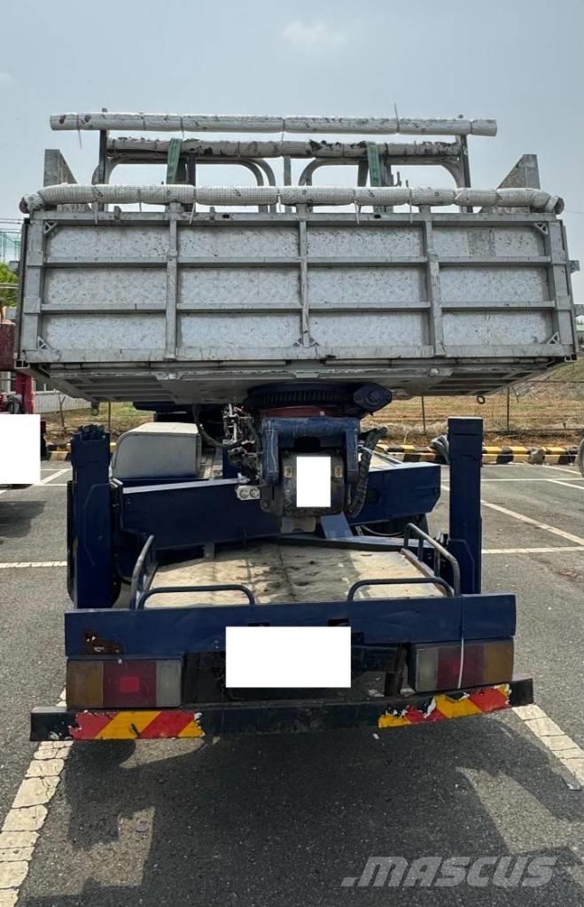 Horyong SKY280 Truck mounted platforms