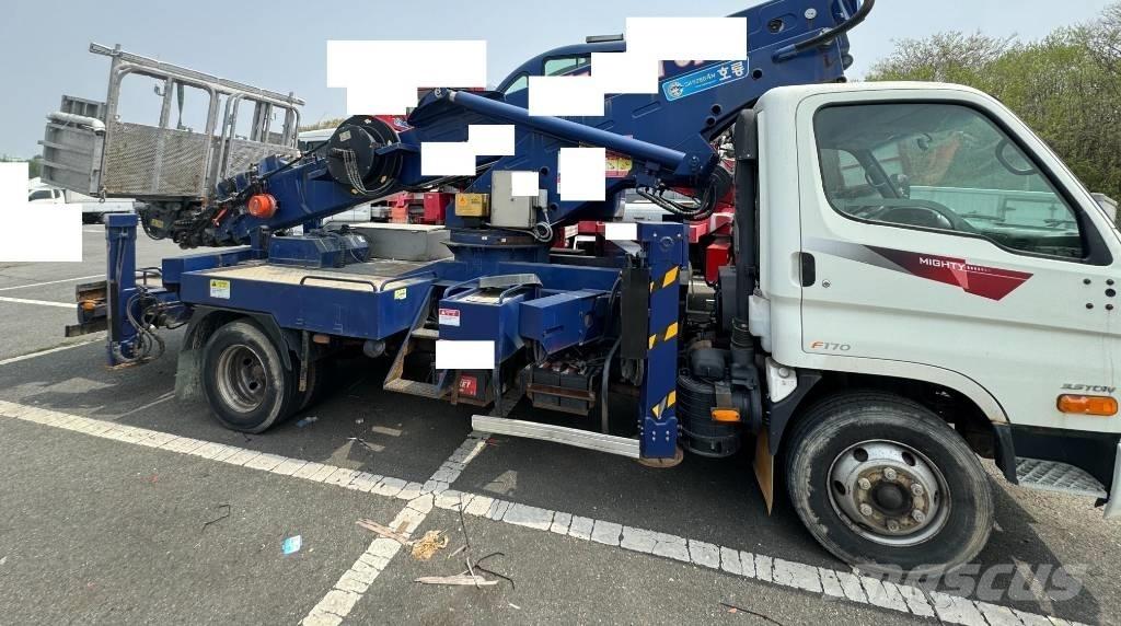 Horyong SKY280 Truck mounted platforms