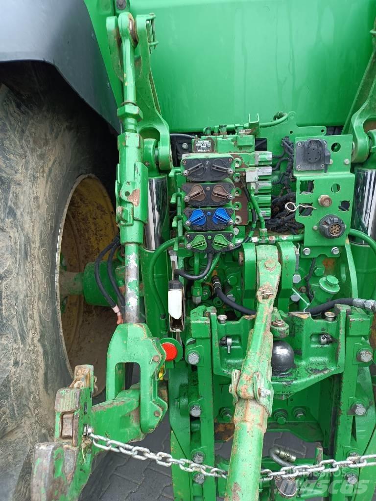John Deere 7215 R Tractors