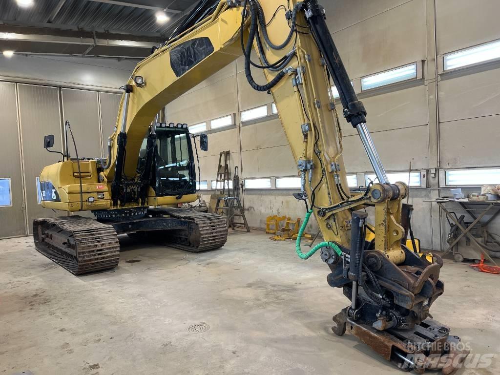 CAT 323 D L Crawler excavators